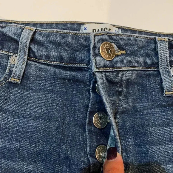 Paige Emmitt jean shorts, 2.5” button fly, frayed hem. Women’s size 27 - Picture 8 of 10